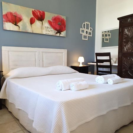 Blue Dolphin Guest House Альгеро Екстер'єр фото