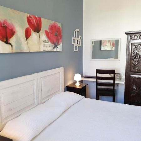 Blue Dolphin Guest House Альгеро Екстер'єр фото