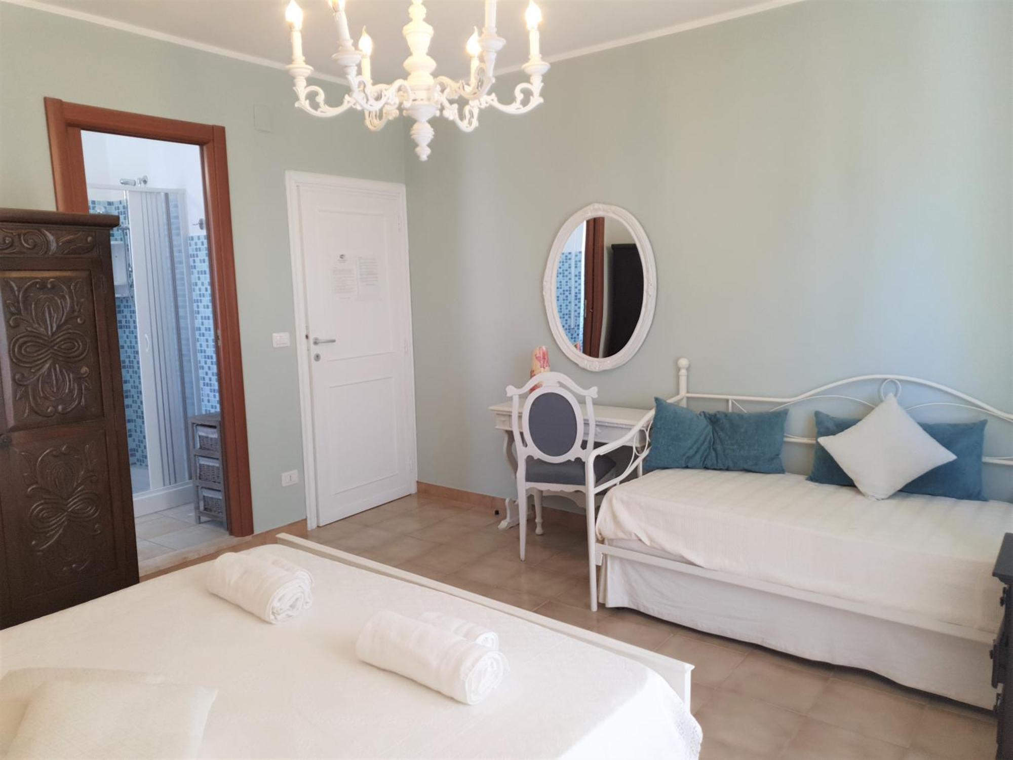 Blue Dolphin Guest House Альгеро Екстер'єр фото