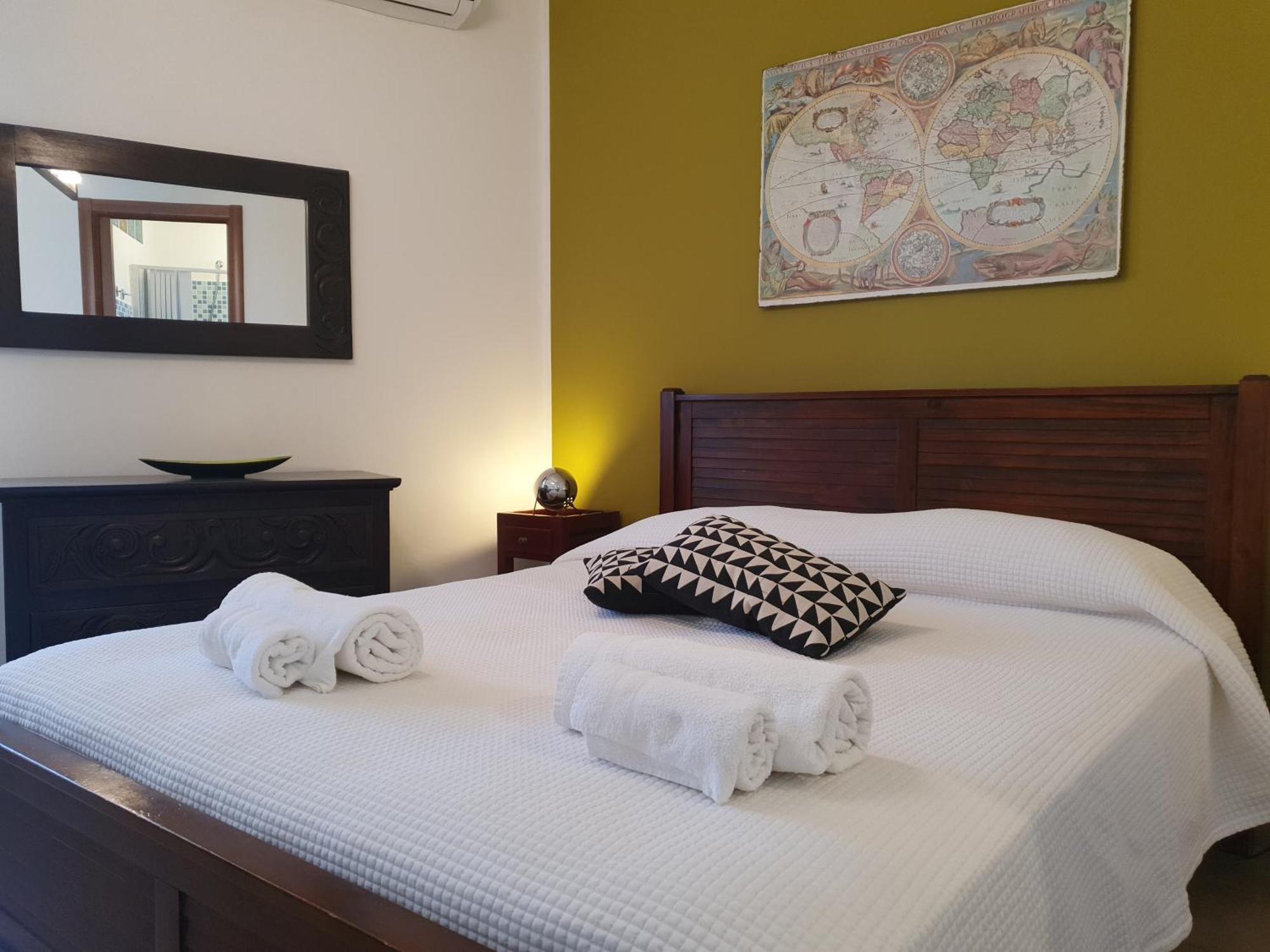 Blue Dolphin Guest House Альгеро Екстер'єр фото